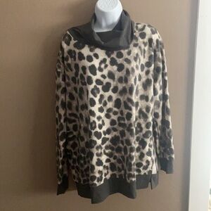 𝅺sew N love animal print sweater NWOT size M